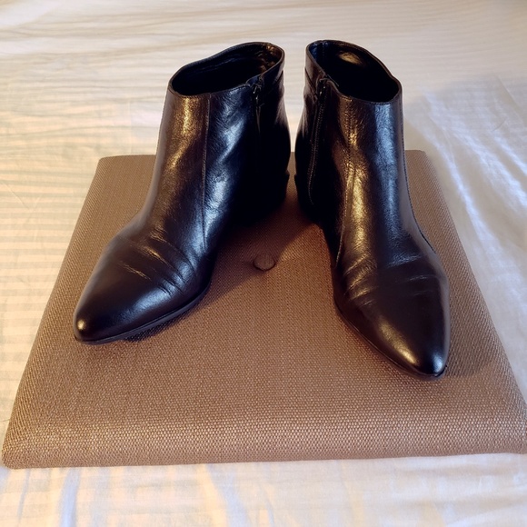 👢 Nine West Dopler Leather Boot (Pre-Owned) 👢 - Picture 2 of 8